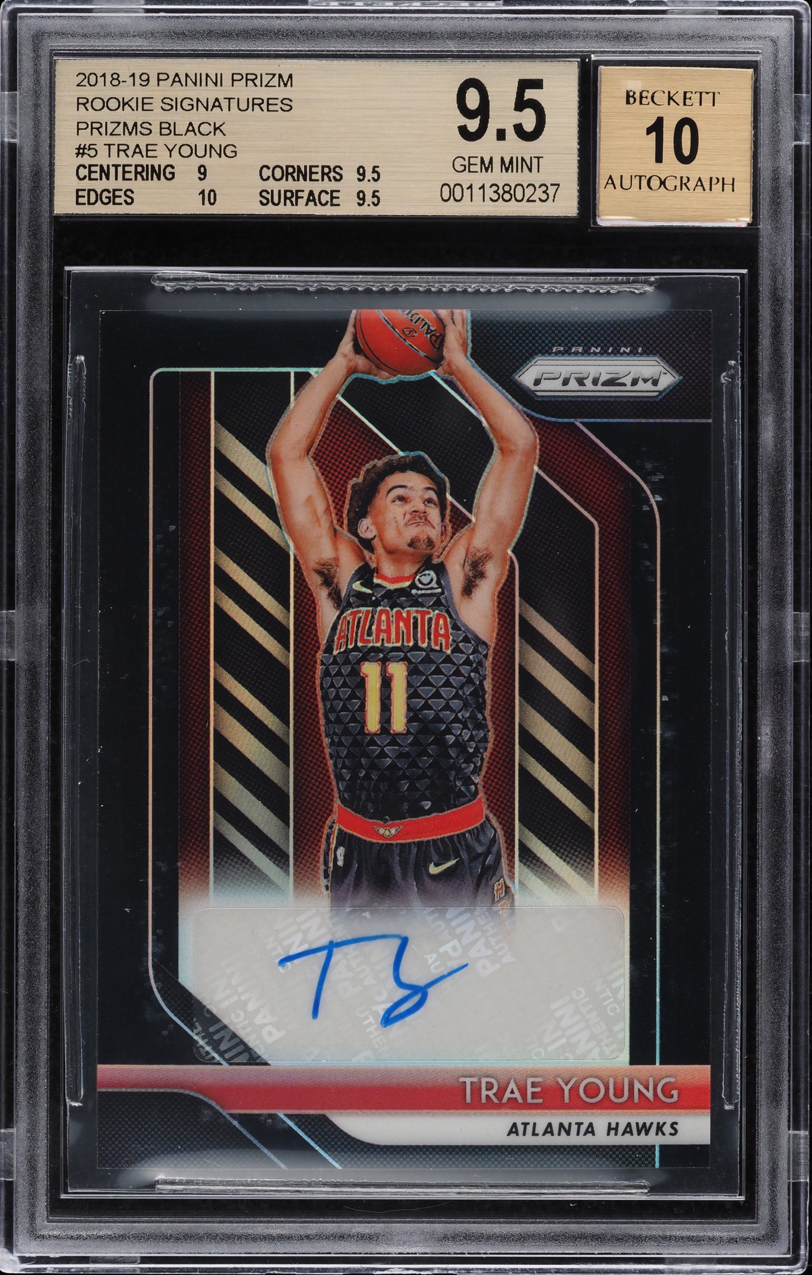 2018 Panini Prizm Signatures Black Prizm Trae Young ROOKIE AUTO 1/1 #5 BGS 9.5 - Front