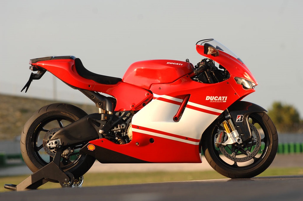 d16rr ducati desmosedici ncr m16 motorcycle outdoor