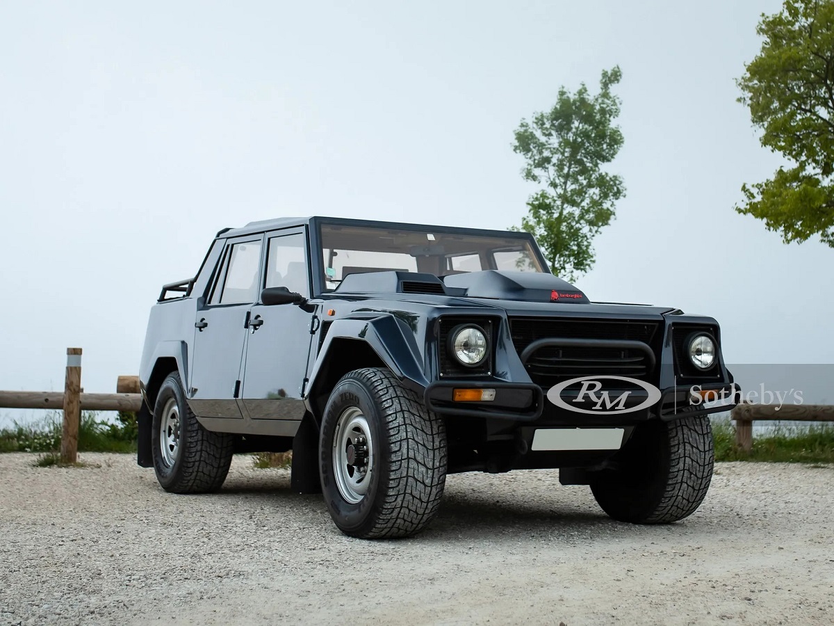 lamborghini lm 002 pickup truck