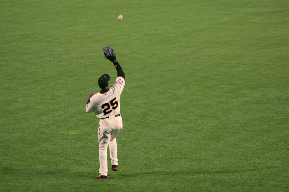 Barry Bonds catching a flyball
