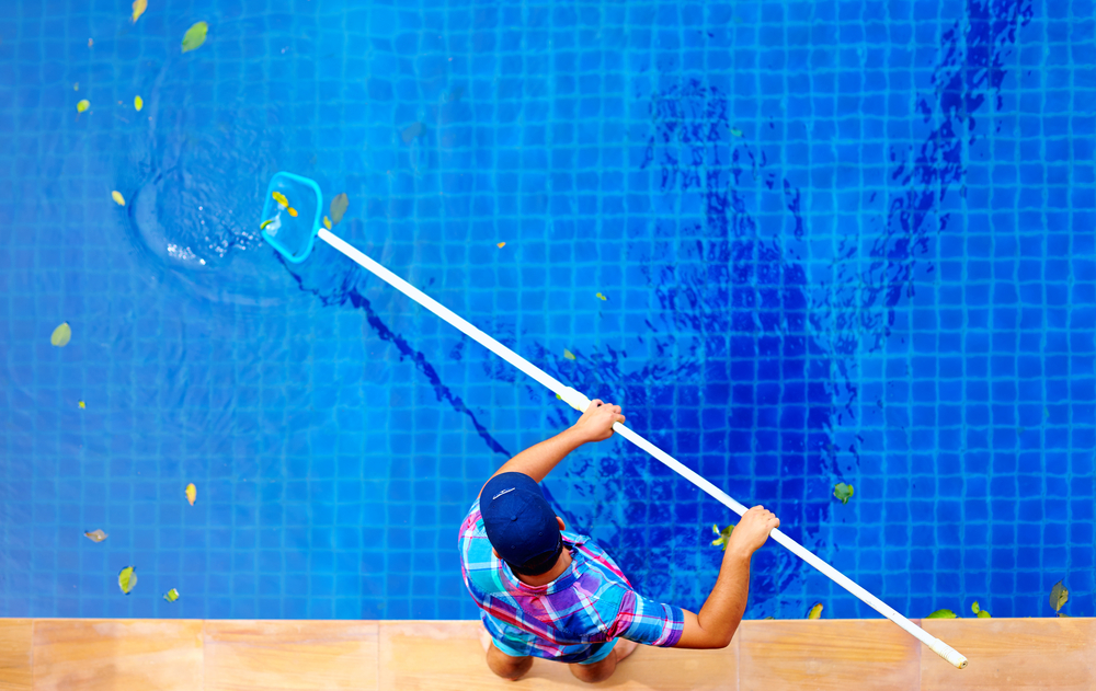 start a pool cleaning company